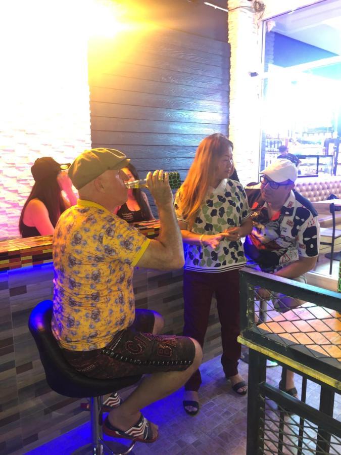 Bonkers Guesthouse Pattaya Exteriér fotografie
